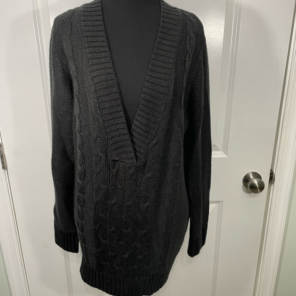 Womens Loulou  Black V-Neck Sweater Size 1X CB-30